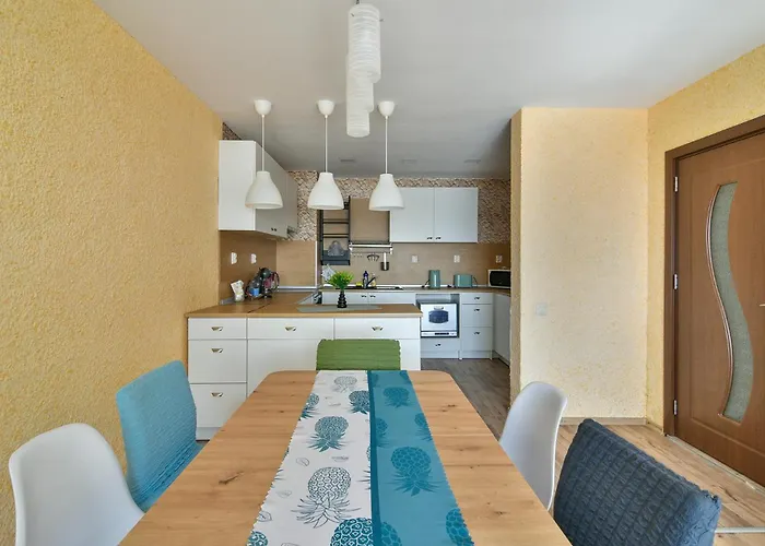 Viewpoint-2br Free Parking 아파트 바르나